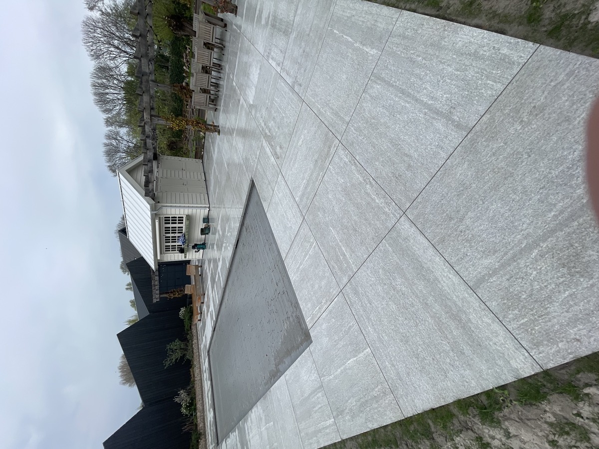 Graniet terras na reiniging
